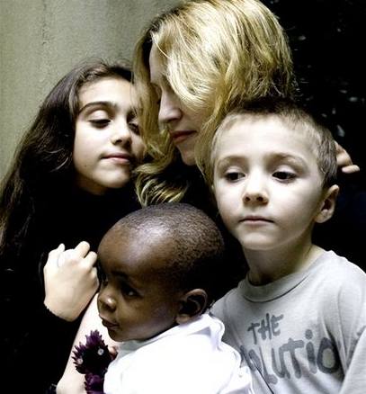 Madonna se svými třemi dětmi